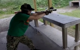 Video: Pucanje iz pištolja kalibra 12