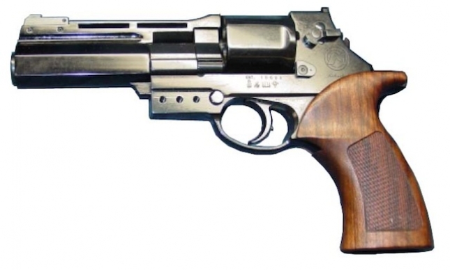 Mateba poluautomatski revolver